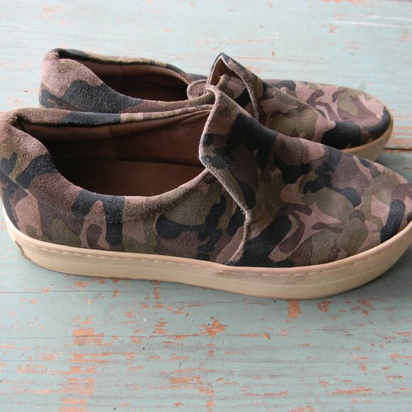 J Slides Womens Camouflage CAMO Nubuck Leather Slip On Sneakers Green SZ 7 - Picture 1 of 7